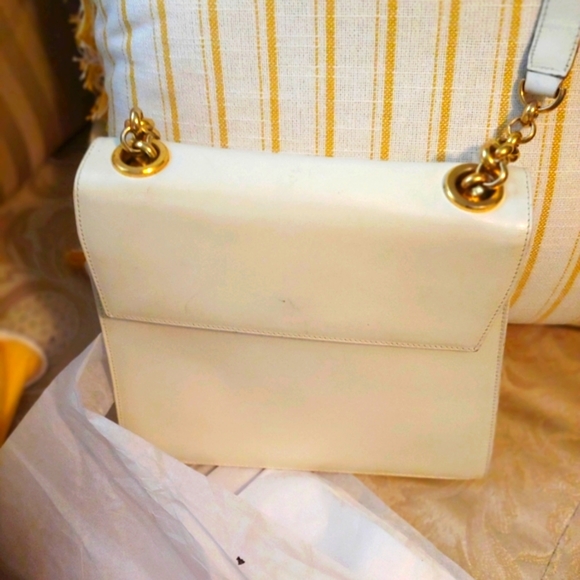 FINAL OFFER SALE! SALVATORE FERRAGAMO IVORY GOLD CROSS BODY MINIMALIST BAG - Picture 9 of 11